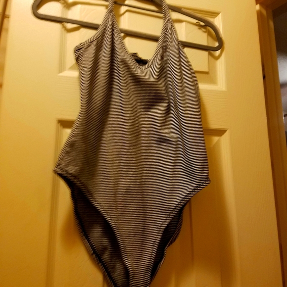 Striped top - Picture 2 of 2